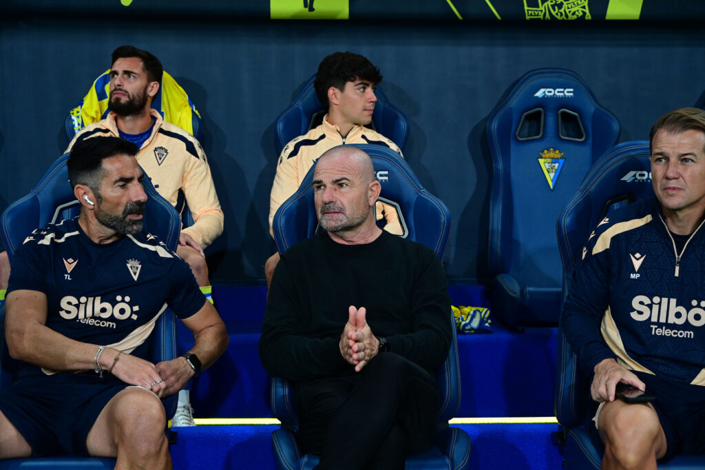 paco-lópez-en-el-banquillo-del-cádiz-cf