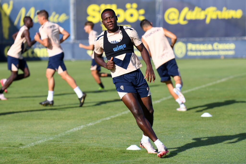 alejo-entrenamiento-cadiz-cf