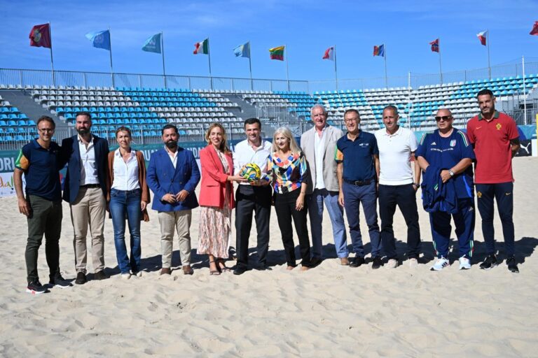 futbol-playa-en-cadiz