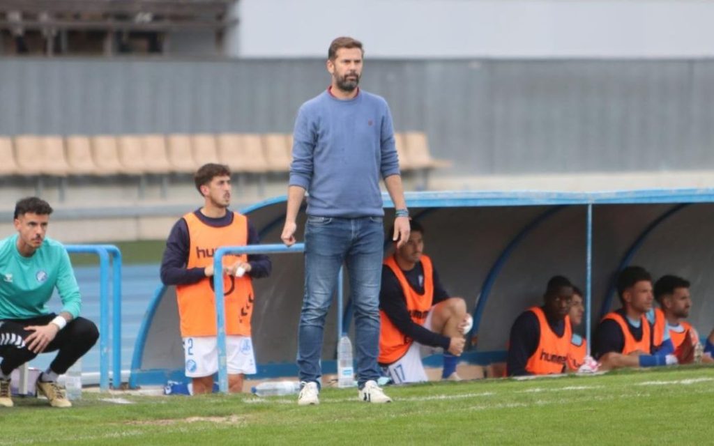 David Sánchez, cesado como técnico del Xerez Deportivo